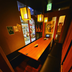 立川エリアでの女子会や飲み会、合コンなどにおすすめな少人数様向け個室を多数ご用意♪大人のための落ち着いた雰囲気の個室席は友人とのご宴会を盛り上げること間違いなし♪お得な飲み放題付き宴会コースも用意しておりますのでお気軽にご予約くださいませ♪予約はネット予約が圧倒的にお得♪