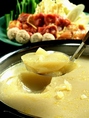 新鮮な福島産川俣軍鶏（しゃも）を贅沢に使用するスープは天然のコラーゲンがたっぷり