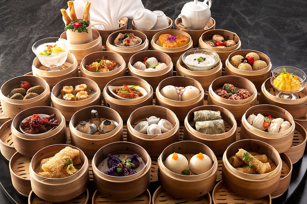 中国料理ならではの杏仁豆腐や胡麻団子などの絶品スイーツもぜひご堪能ください。