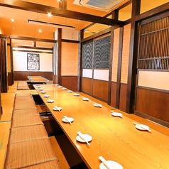 【最大59名様までご利用可能】<10名以上・20名以上・30名以上用途に応じた個室有>掘りごたつのお座敷をはじめ、人数や用途に合わせたお席をご用意可能です。新年会など各種会社宴会や、同窓会、二次会など様々なシーンにご利用いただけます。大人数でのご宴会もお気軽にご相談ください。