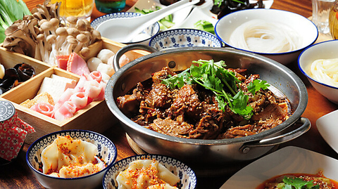 ≪高田馬場駅3分≫お洒落な空間で楽しむ四川料理と本格火鍋！デートや女子会に最適◎