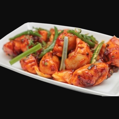 【シモモ6p】蒸し餃子のピリ辛ソース炒め