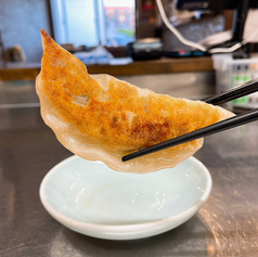 餃子と瓶の写真