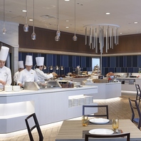 ホテルビュッフェ・バイキングで会食をお楽しみ下さい。