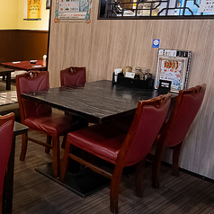 独立したテーブル席もございます