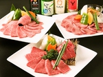 ご覧下さい！キレイにサシの入ったこのお肉！肉汁溢れるジューシーな味わいです！