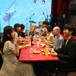 まずは乾杯！一体感が生まれる瞬間。