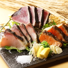 『プレミアム単品2時間飲み放題 』のご注文で＋鮮魚盛りor藁焼き盛りをプレゼント！の写真