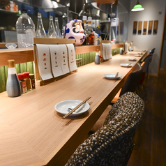 カウンターのお席はお一人様も大歓迎！系列店ではデートにも人気のカウンター席を是非ご利用ください！