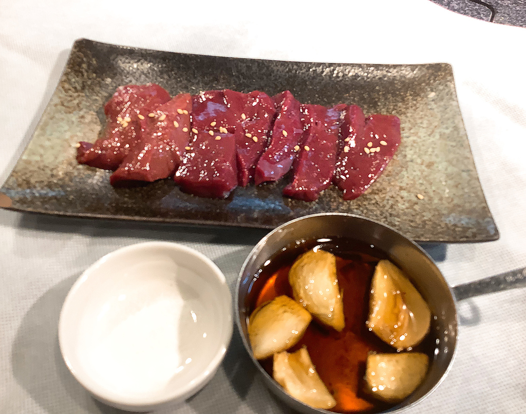 新鮮レバーのゴマしゃぶ８５０円