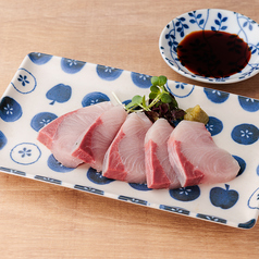 鮮度に自信あり!部位ごとの食感と濃厚な旨みを堪能する『鶏刺し3種盛り』