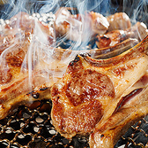 4階各席には排煙設備を完備しております。キレイな空気で快適に焼き肉が愉しむことができます。ぜひ北海道の新鮮な食材が東京でも味わえる当店をご利用ください。23時まで営業しているので遅い時間でも美味しいジンギスカンが食べれます。