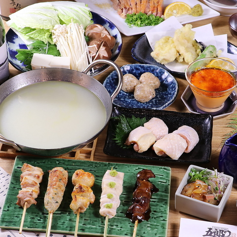 備長炭で丁寧に焼き上げる焼鳥と旨味広がる博多水炊きが自慢◎