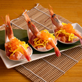 料理メニュー写真&nbsp;海の宝がこぼれるレンゲ寿司（1個）