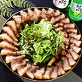 料理メニュー写真 桜王のボッサム(韓国風ゆで豚)