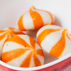 魚卵入り団子 (虹団子)