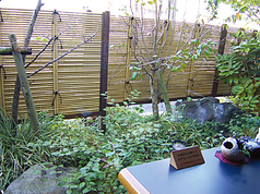 お庭の見える全席掘りごたつ席