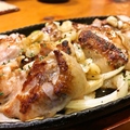 料理メニュー写真 国産鶏モモ肉(塩胡椒・ニンニクバター・おろしポン酢)