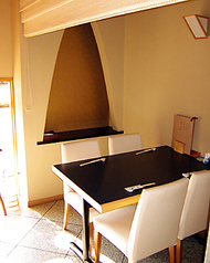 一席のみご用意しております（車いす可）