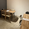 1階席　4名掛けテーブル×2卓あり