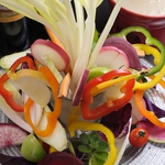 三浦半島の契約農家から朝、届いたばかりの有機野菜を使用した特製バーニャカウダ♪