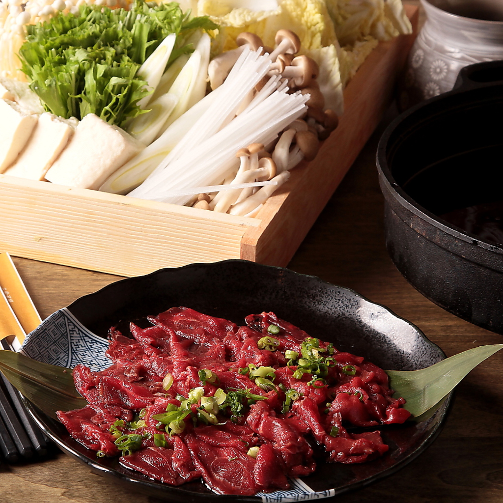 桜鍋は、馬肉（桜肉）をすき焼きのようにして食べる東京の伝統料理！