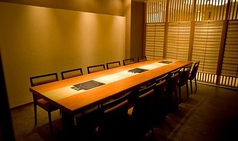 【龍門】最大10名様。広々とした個室のテーブル席をご用意しております。【鹿児島 個室 和食 接待 慶事 誕生日 記念日 ランチ ディナー 女子会 城山 肉 魚】
