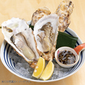 料理メニュー写真 〈島根県から産地直送　特大岩牡蠣〉牡蠣の女王「春香」