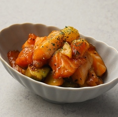 アボカドとサーモンのとろたく風