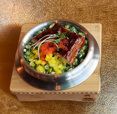 鰻とトビコの釜飯