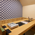 和の趣を感じる落ち着いた雰囲気の店内。少人数から大人数までのご宴会に幅広くご利用いただけます。