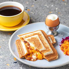 週替わりホットサンド［ドリンク付］