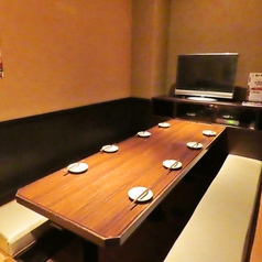 日頃の疲れも癒される、レトロな雰囲気で落ち着く空間。気の合う仲間と「いろは」な時間を、心ゆくまでお楽しみください♪シックな店内はデートにもピッタリです☆