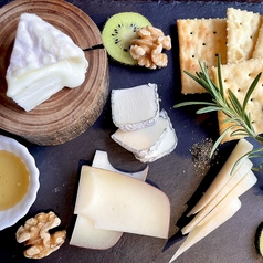 【長野県上田市】チーズ工房 カプレット シェ―ブルチーズ盛り合わせ