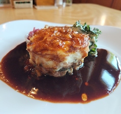 鴨の挽肉とポテトのオーブン焼き　クーヘン仕立て