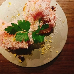 贅沢ハムとチーズのクロスティーニ