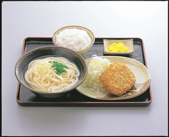 メンチカツうどんセット