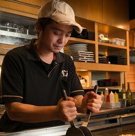 本場大阪のカジュアルに楽しめる鉄板焼き居酒屋