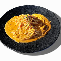 紅ズワイガニのトマトクリームソースパスタ