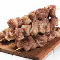 焼き鳥を囲むひとときを彩る豊富なラインナップ