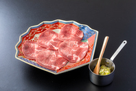 厳選された肉の旨味を堪能！