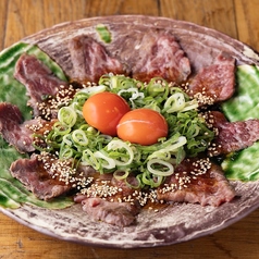 名物和牛イチボ藁炙りたたき