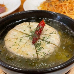 まるごとカマンベールのアヒージョ