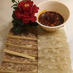 豚皮の煮こごりとムンズの盛り合わせ/風味醤油牛肉 各種
