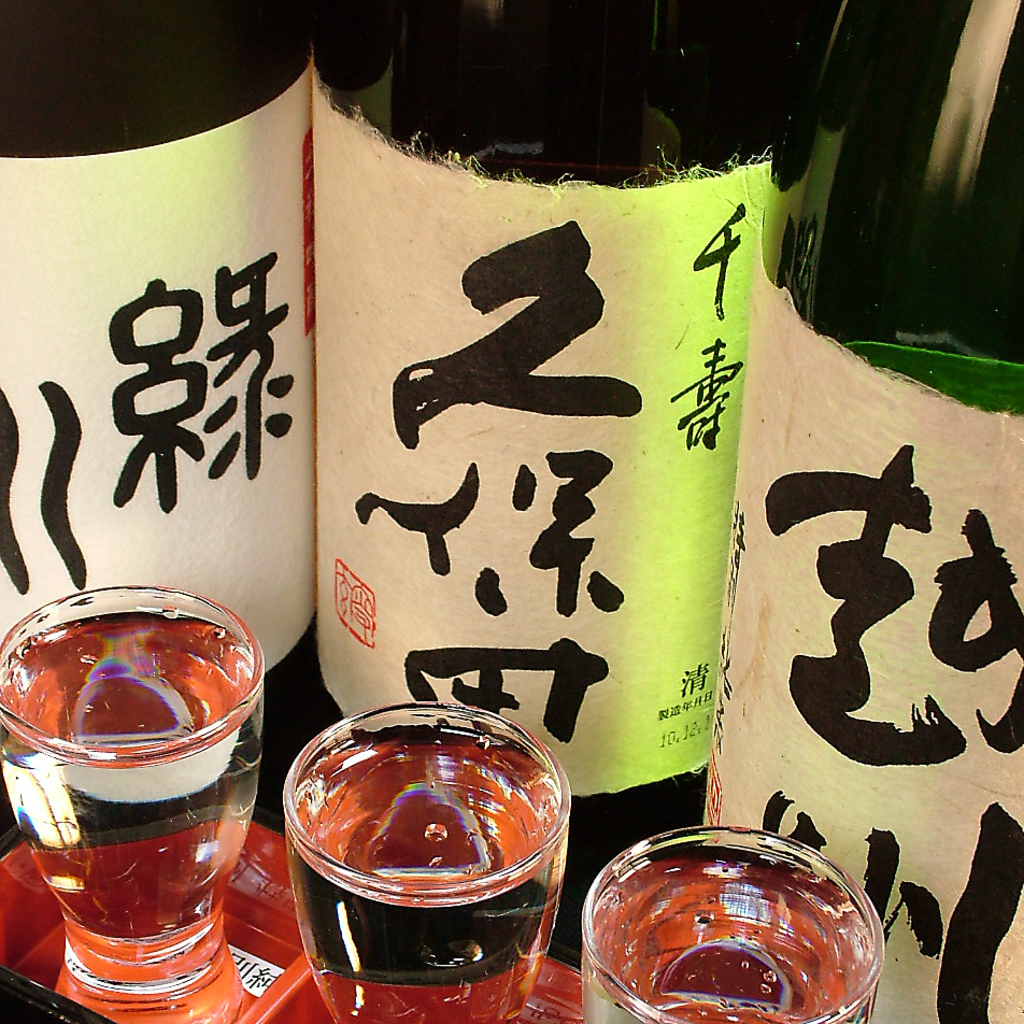 大人気の利き地酒セットは、Ａ(600円)とＢ(950円)の2種類☆