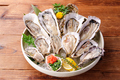 料理メニュー写真 旬の大粒岩牡蠣