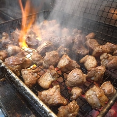 コスパ最強！ハラミとタンモトの炭火焼き