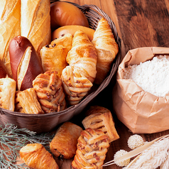 新宿でのランチにこだわりのパンビュッフェ