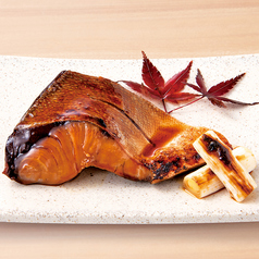 寒ぶり　塩焼きまたは照焼き　各