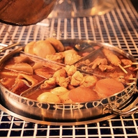 デミグラスソースの深いコクが、おでんの具材一つ一つに